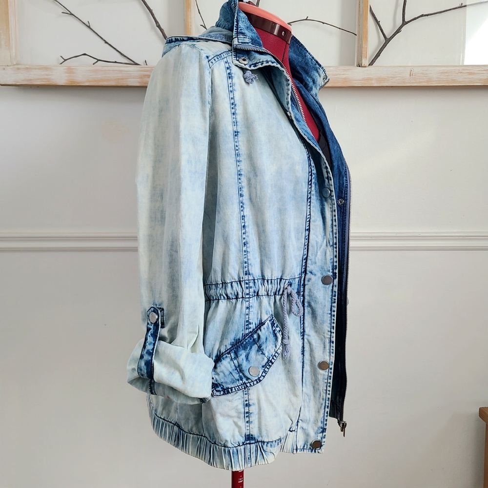 Acid Wash Denim Lightweight Jacket with hood - Size Medium - Picture 7 of 7